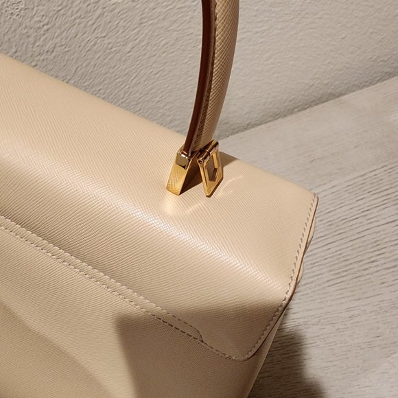 Ferragamo - Picture 13 of 15